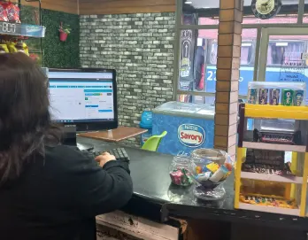 Punto de venta EVPOS funcionando en un local cliente